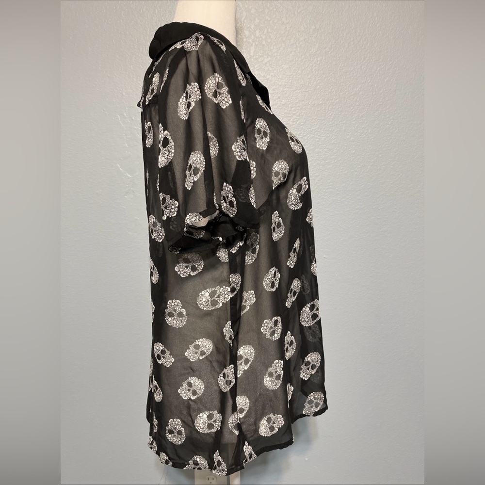 Torrid Skull Print Blouse Black Sheer Button Up Keyhole Back Whimsigoth Large - Picture 3 of 10